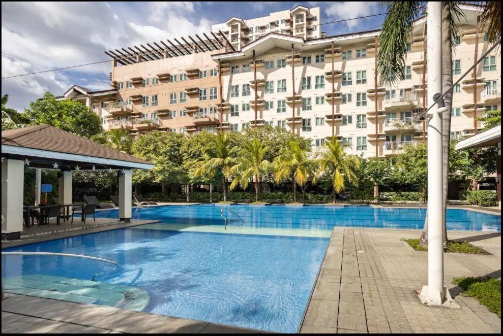 A Refreshing Condo Unit Near Bgc, Ortigas & Makati With Netflix And Wifi マニラ市 エクステリア 写真